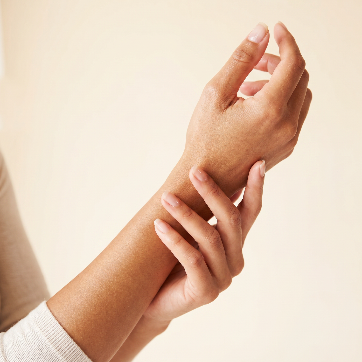 Piel deshidratada: Hidrata la piel deshidratada con cosmética vegana: ácido hialurónico, albaricoque y vitamina A que ayudan a recuperar… — Oasisveg.